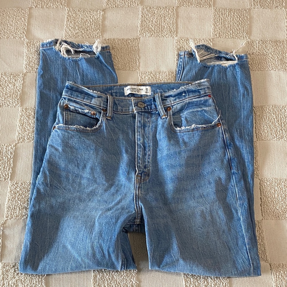Abercrombie & Fitch Light Blue Cropped Jeans